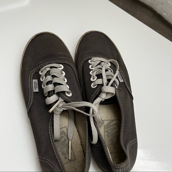 Vans - Picture 8 of 10